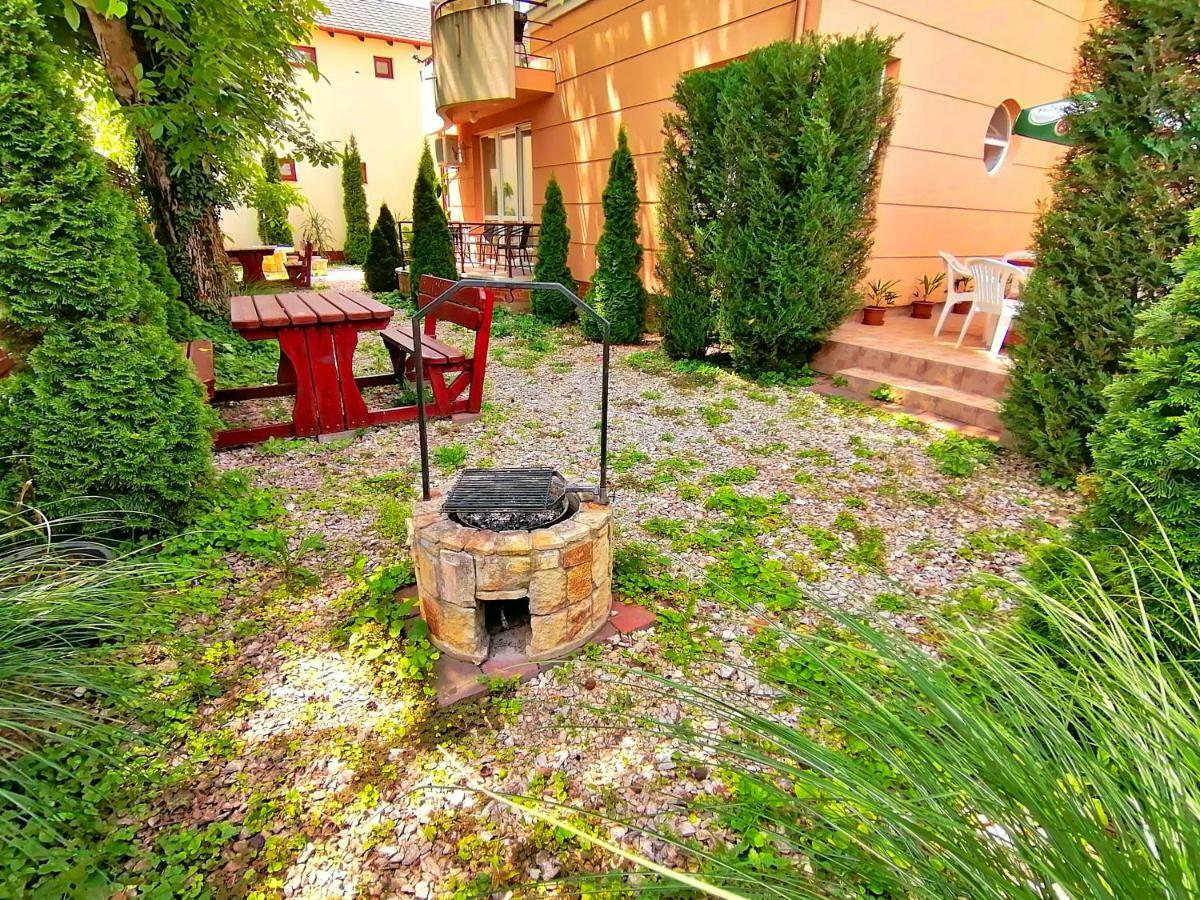 Villa Aida Apartman Hajdúszoboszló Exterior foto
